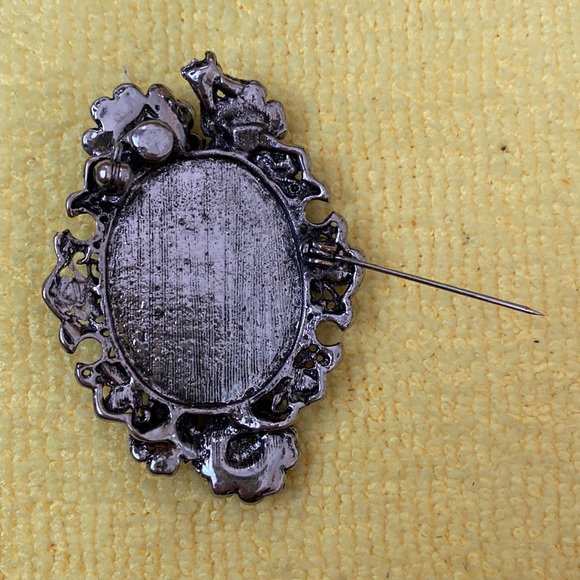 Brooch - Picture 8 of 9